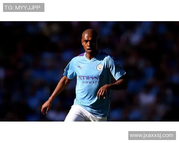 费尔南迪尼奥：从巴西街头到世界舞台的足球传奇之路